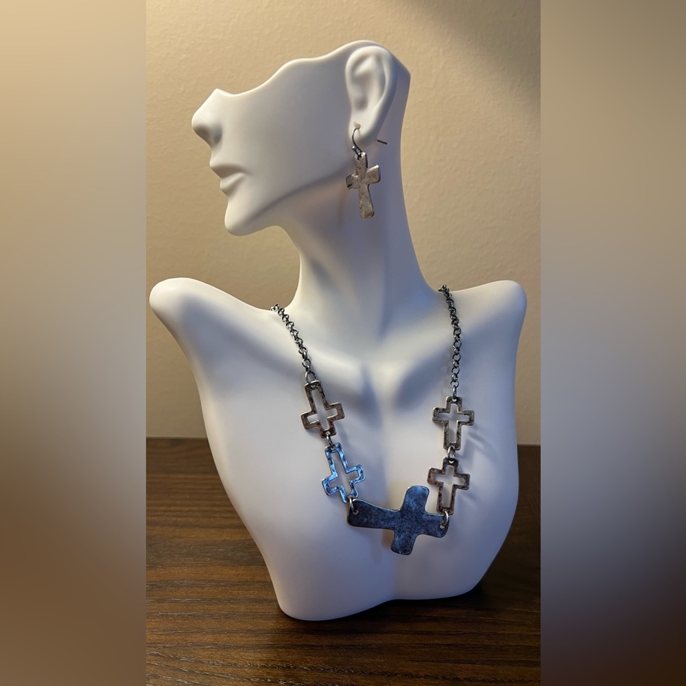 Mat silver metal cross and earning set